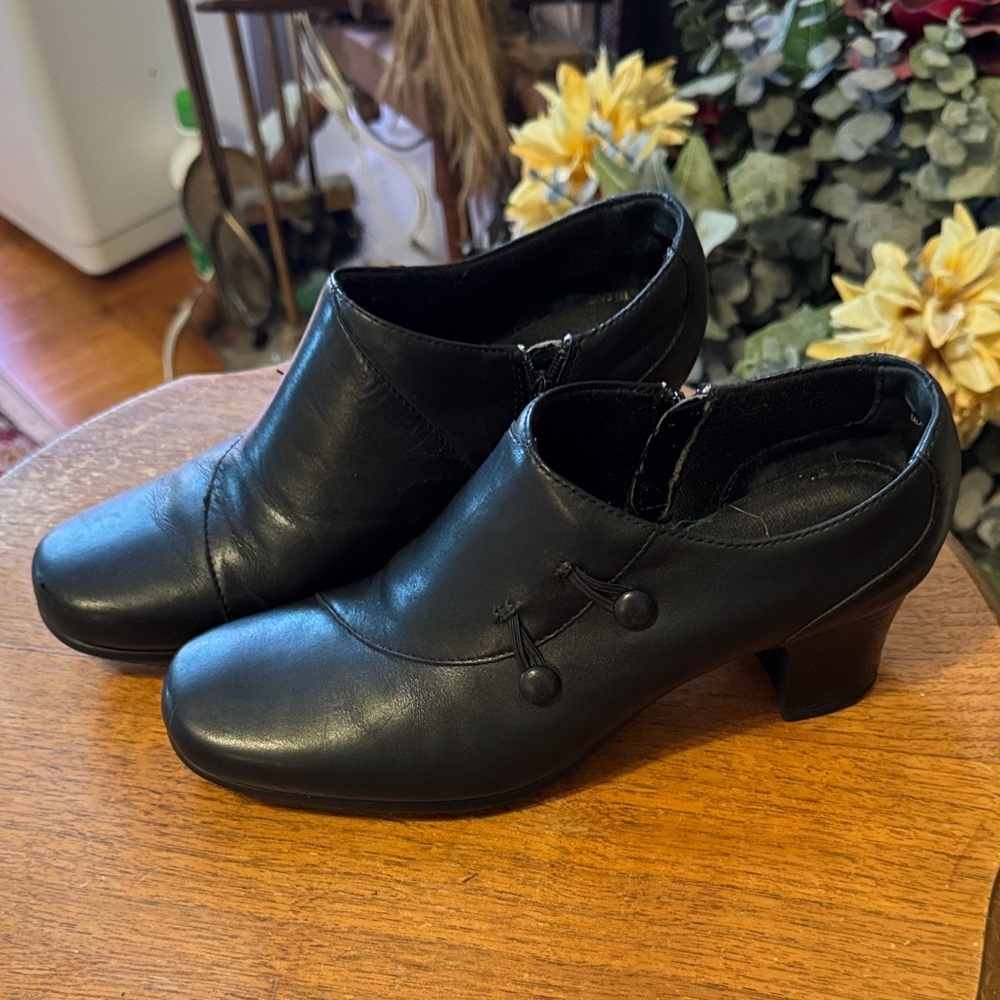 GUC Clarks Emslie Warren Black Women's Heeled Shoe Booties